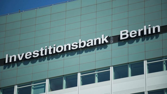 Investitionsbank Berlin steht in großen Lettern am Sitz der Bank in der Bundesallee, Archivbild (Quelle: Bildagentur-online/Joko)