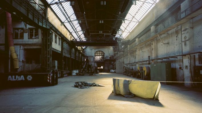 Die ehemalige Maschinenhalle des Kraftwerks Oberspree in Berlin-Schöneweide, das zum Kulturzentrum "MaHalla" umgebaut wird. (Quelle: MaHalla Berlin