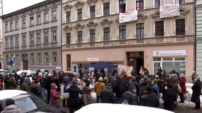 Mieter demonstrieren in Charlottenburg gegen Verdrängung (Quelle: rbb/Bruha)