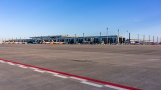 Am Flughafen Berlin Brandenburg Willy Brandt läuft am 04.11.2020. (Quelle: dpa/Marc Vorwerk) der Betrieb.