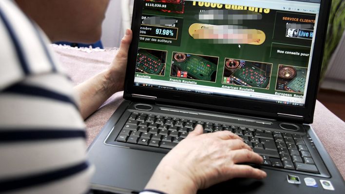 Online-Casino auf einem Laptop-Bildschirm. (Quelle: dpa/J. Domb)