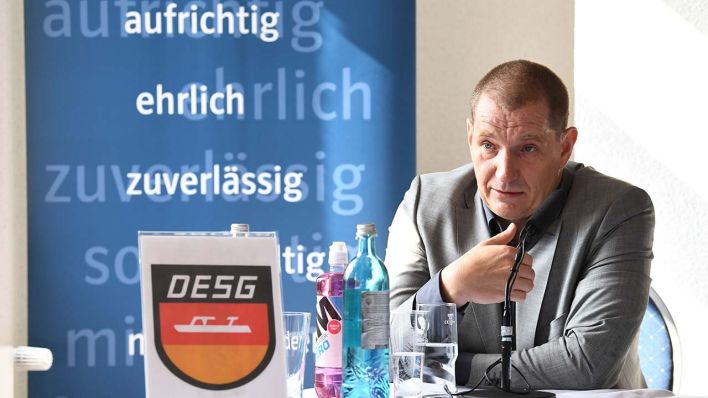 DESG-Präsident Matthias Große bei einer Presse-Konferenz / imago images / Matthias Koch