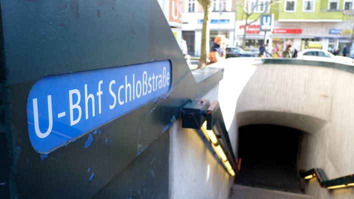 Archivbild: Eingang zum U-Bhf Schloßstraße. (Quelle: imago images/Priller)