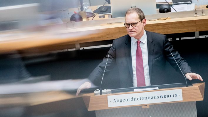 Michael Müller spricht am 25.03.2021 im Berliner Abgeordnetenhaus (Bild: dpa/Christoph Soeder)