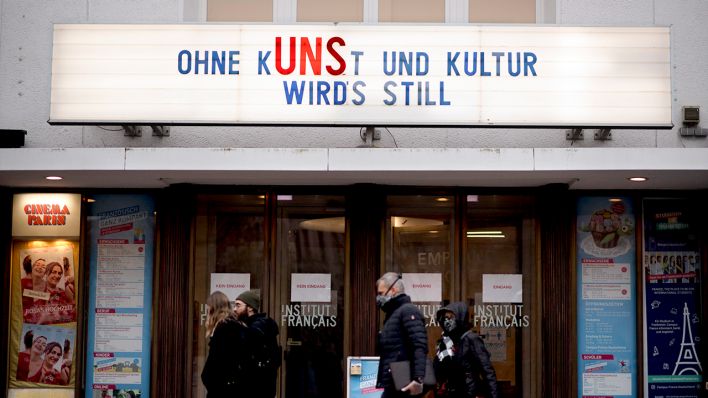 Das geschlossene Kino Cinema Paris auf dem Kurfürstendamm, Berlin (Bild: imago images/Stefan Boness)