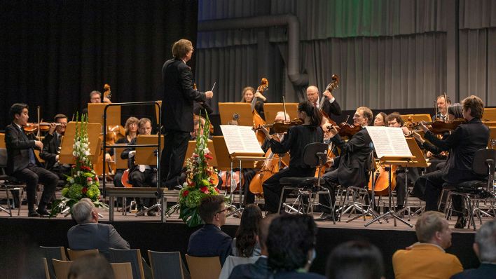 Archivbild: Das Staatsorchester Frankfurt (Oder) bei einem Konzert im Oktober 2020. (Quelle: imago images/W. Mausolf)
