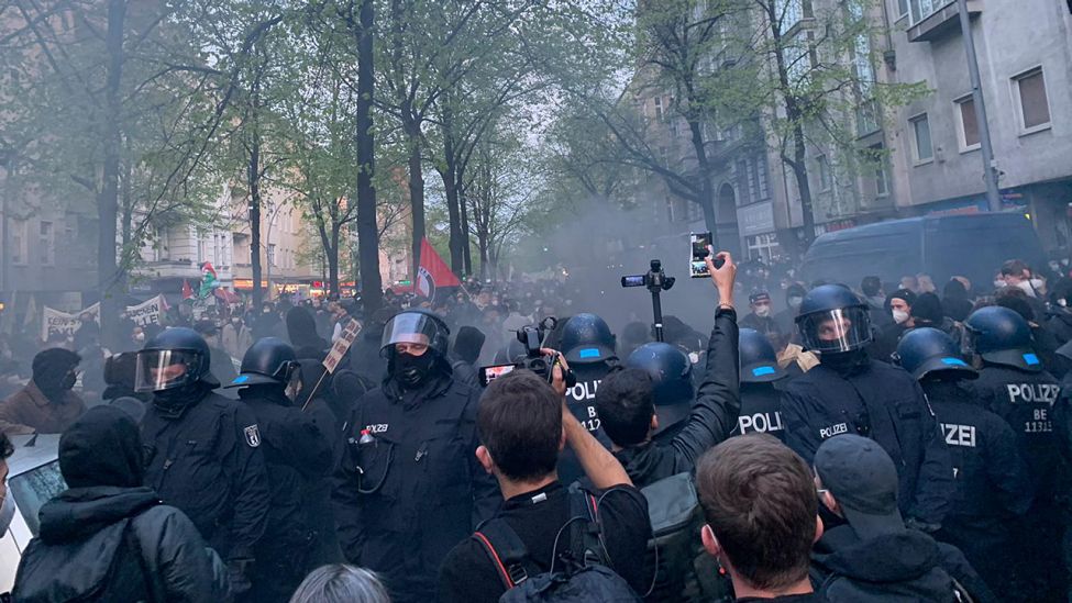"Revolutionäre 1.-Mai-Demo" in Berlin-Neukölln (Quelle: rbb)