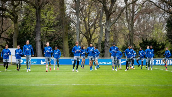 Die Mannschaft von Hertha BSC bei ihrem ersten Training nach Ende der Quarantäne (Quelle: Hertha BSC/Pool)