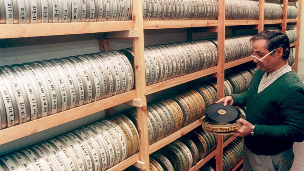 Blick in den Filmbunker der DEFA-Filmstudios für Dokumentarfilme GmbH in Berlin-Johannisthal im Jahr 1991. (Quelle: dpa)