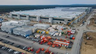 Das Baugelände der Tesla Gigafactory östlich von Berlin (Luftaufnahme mit einer Drohne) am 26.03.2021. (Quelle: dpa/Patrick Pleul)