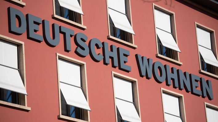 Am Firmensitz des Immobilienunternehmen Deutsche Wohnen steht am 28.04.2021 der Schriftzug «Deutsche Wohnen». (Quelle: Christophe Gateau)