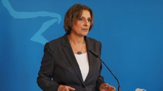 Britta Ernst (SPD), Brandenburger Ministerin für Bildung, Jugend und Sport. (Quelle: dpa/S. Stache)