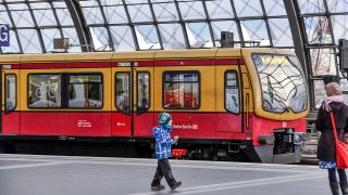 S-Bahn, Berlin-Hauptbahnhof (Quelle: dpa/Schoening)