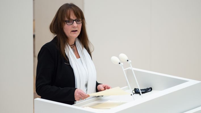 Katrin Lange (SPD), Brandenburger Finanzministerin, spricht während der Aktuellen Stunde des Brandenburger Landtages. Quelle: Kira Hofmann/dpa