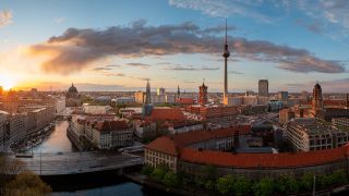 Untergehende Sonne über Berlin (Quelle: imago images/Sattler)