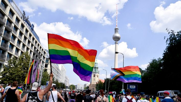 Stern Demo Csd Berlin Pride Will Auf Drei Routen Zum Alex Ziehen Rbb24