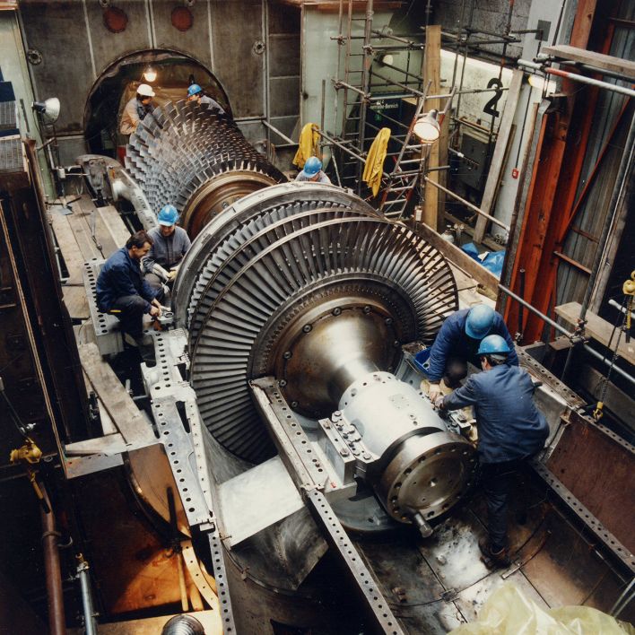 Revision einer Gasturbine im Heizkraftwerk Wilmersdorf im Jahr 1992. (Quelle: Vattenfall)