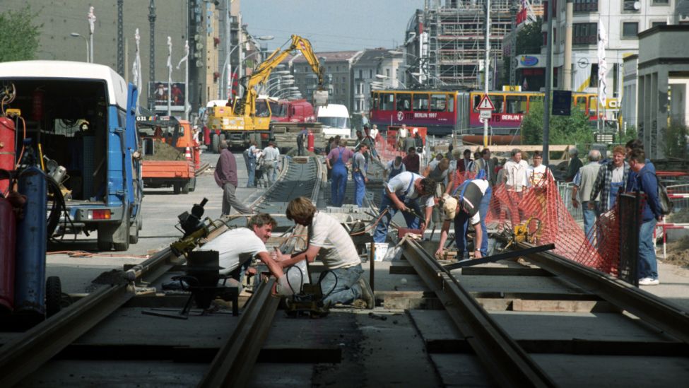 Rekonstruktion und Sanierung Straßenbahnlinie Richtung "Linden" (Quelle: dpa/Nestor Bachmann)