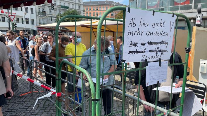 Impfaktion am Hermannplatz in Berlin Neukölln. (Quelle: rbb/M. Bartsch)