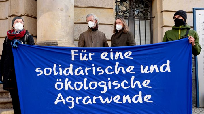 Symbolbild: Tierschützerinnen und Tierschützer demonstrieren in Berlin