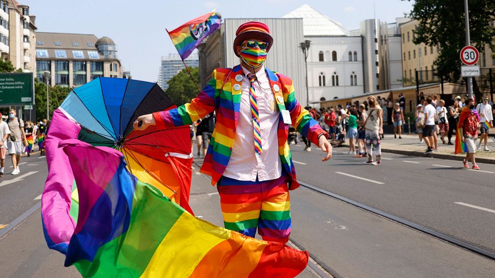 Christopher Street Day Parade 2021 in Berlin (Quelle: imago images/Jean MW)