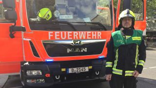 Rolf-Dieter Erbe ist Ausblder bei der Feuerwehr Berlin, aufgenommen im Juli 2021. (Quelle: rbb/Nico Hecht)