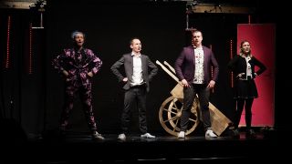 Samuel Görss (Zweiter von links) hat mit seinem Team ein Zauber-Musical auf die Beine gestellt (Quelle: Berlin Illusionists)
