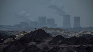 Ein Kohlekraftwerk im Lausitzer Braunkohlerevier (Quelle: dpa/Florian Gaertner)