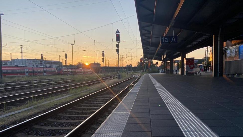 Kein Zugverkehr am Bahnhof in Cottbus. (Quelle: rbb)