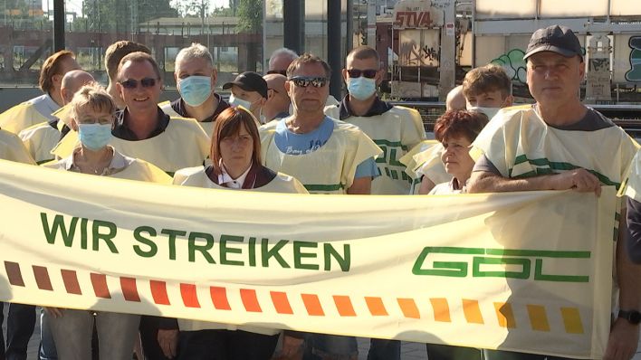 Lokführer:innen der GdL streiken in Cottbus. (Reporterbild: rbb)