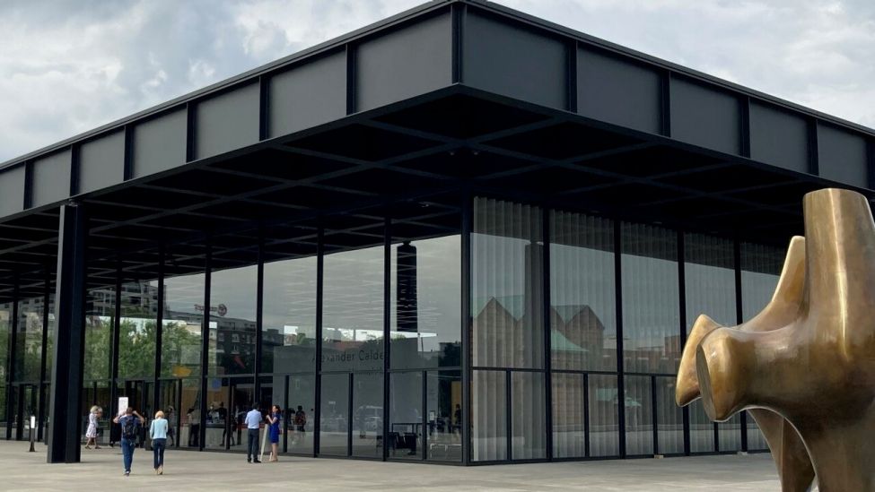 Die Neue Nationalgalerie in Berlin nach sechs Jahren Sanierung von außen (Quelle: rbb/Antje Bonhage)