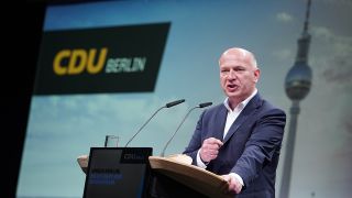 Kai Wegner (CDU), Bundestagsabgeordneter, spricht beim Parteitag des Berliner CDU-Landesverbands im Estrel Hotel. (Quelle: dpa/Jörg Carstensen)