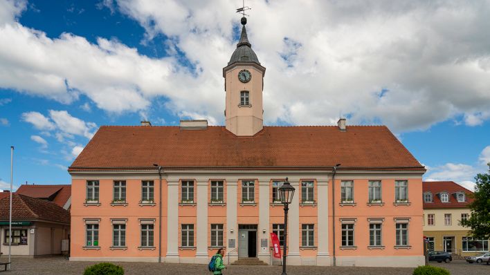 Das Rathaus von Zehdenick Landkreis Oberhavel. (Quelle: imago images/Volker Hohlfeld)