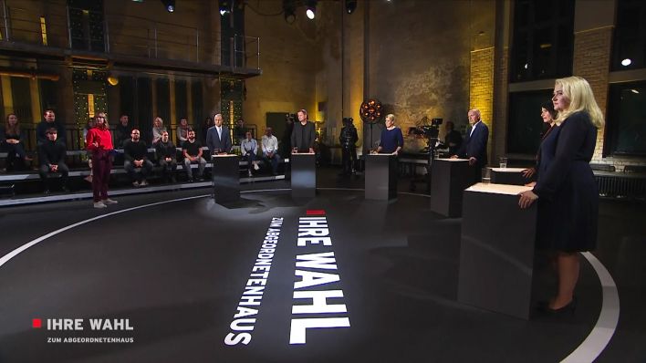 Die sechs Spitzenkandidaten für die Berliner Abgeordnetenhauswahl in der rbb-Wahlarena. (Quelle: rbb)