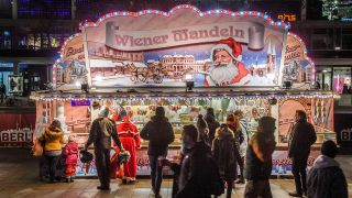Kleiner Adventsmarkt an der Gedächtniskirche, am 12.12.2020 in Berlin. (Quelle: dpa/Joko)