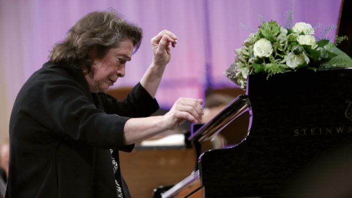 Elisabeth Leonskaja gehört seit Jahrzehnten zu den besten Pianistinnen weltweit. (Quelle: dpa/Robert Ghement)