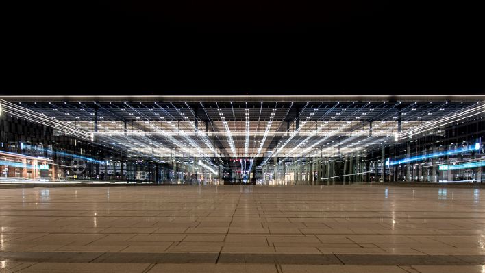 Das Hauptgebäudes des Flughafen Berlin Brandenburg (Quelle: dpa/Paul Zinken)