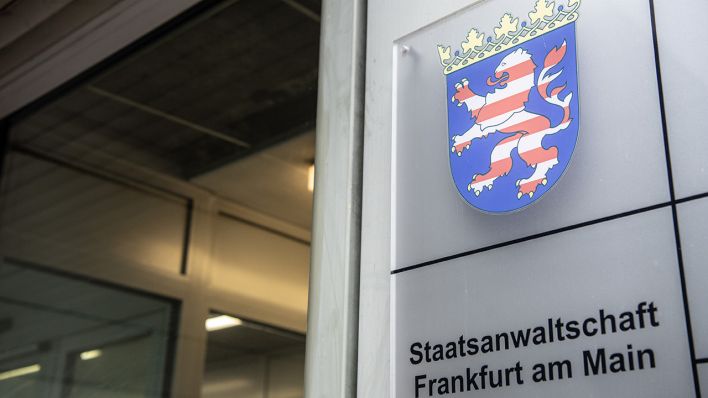 Der Eingang zum Sitz der Staatsanwaltschaft in Frankfurt am Main. (Quelle: dpa/Boris Roessler)