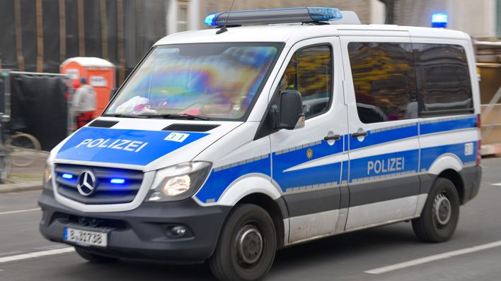 Polizeiauto Berlin (Quelle: dpa/Fotostand/Reuhl)
