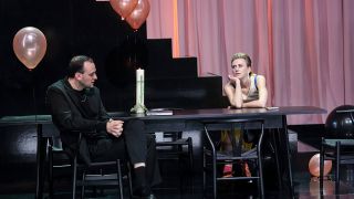 Marcel Kohler und Franziska Machens während der Fotoprobe für das Stück "Einsame Menschen" im Deutschen Theater Berlin (Bild: imago images/Martin Müller)