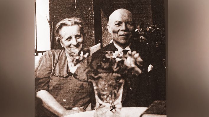 Samuel Jacoby (neben seiner Fau), wurde am 10.7.1942 vom Anhalter Bahnhof deportiert. (Quelle: privat)