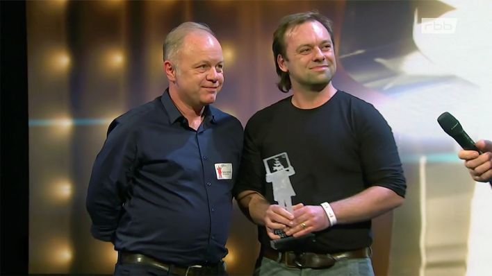 Adrian Bartocha und Jan Wiese haben den Bremer Fernsehpreis bekommen. (Quelle: rbb)
