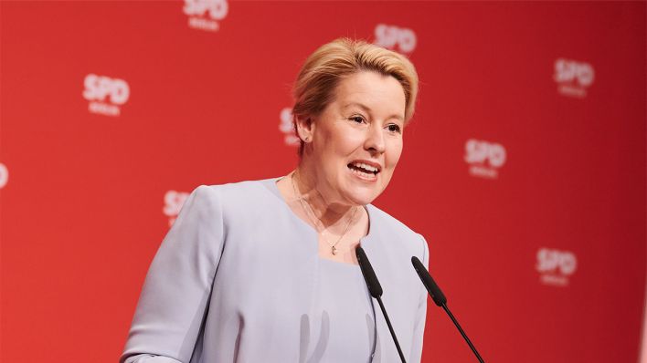 Franziska Giffey, SPD-Landeschefin von Berlin, redet am 05.12.2021 beim Berliner SPD-Landesparteitag. (Quelle: dpa/Annette Riedl)