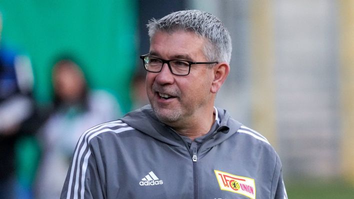 Union-Trainer Urs Fischer lächelt. (Bild: IMAGO / foto2press)