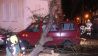 In der Trojanstraße im Treptower Ortsteil Baumschulenweg brach ein Ast von einem Baum ab und traf einen geparkten VW T4. (Quelle: Morris Pudwell)