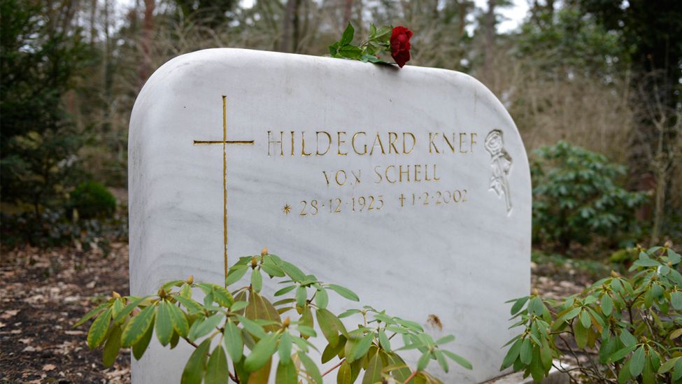 Grabmal von Hildegard Knef Waldfriedhof, Zehlendorf. (Quelle: dpa/Schoening)