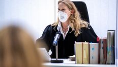 Rautgundis Schneidereit, vorsitzende Richterin am Verwaltungsgericht Berlin, eröffnet eine Verhandlung (Bild: dpa/Monika Skolimowska)