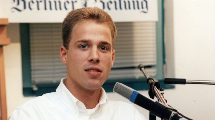 Archivbild: Der Vize-Kreisvorsitzende der Hellersdorfer CDU Mario Czaja, 26.11.1998 (Quelle: dpa/Pohl Hendrik)
