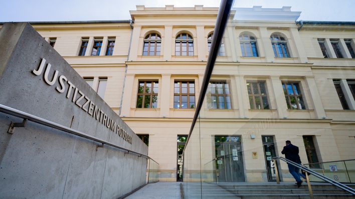 Das Justizzentrum Potsdam, in dem sich auch das Landgericht Postdam befindet. (Quelle: dpa/Christoph Soeder)