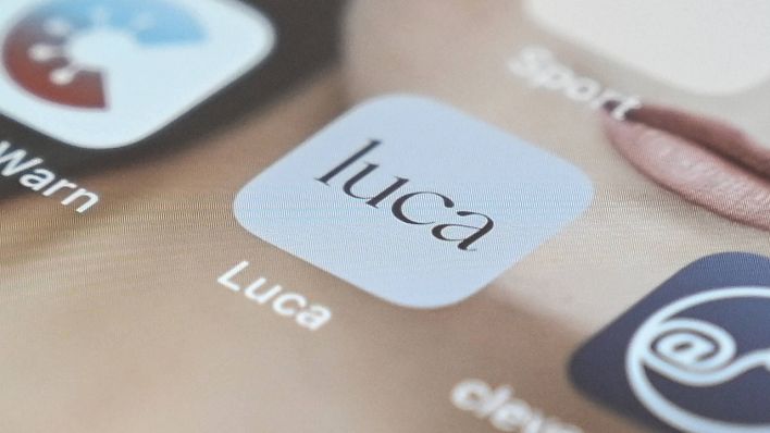Die Luca-App auf einem Smartphone (Bild: imago images/Felix Schlikis)
